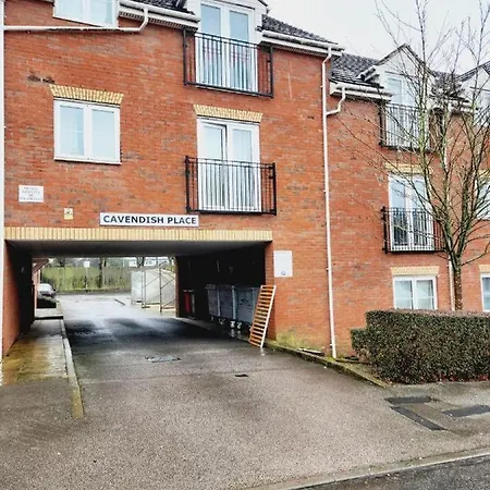 Spacious Ground Floor 2 Bedroom 2 Bathroom Flat In Hatfield Near Hertfordshire University Private Car Park Sleeps 5-6 Exterior foto