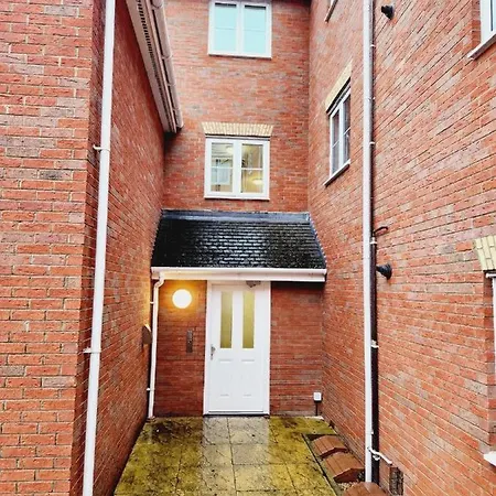 Spacious Ground Floor 2 Bedroom 2 Bathroom Flat In Hatfield Near Hertfordshire University Private Car Park Sleeps 5-6 Exterior foto